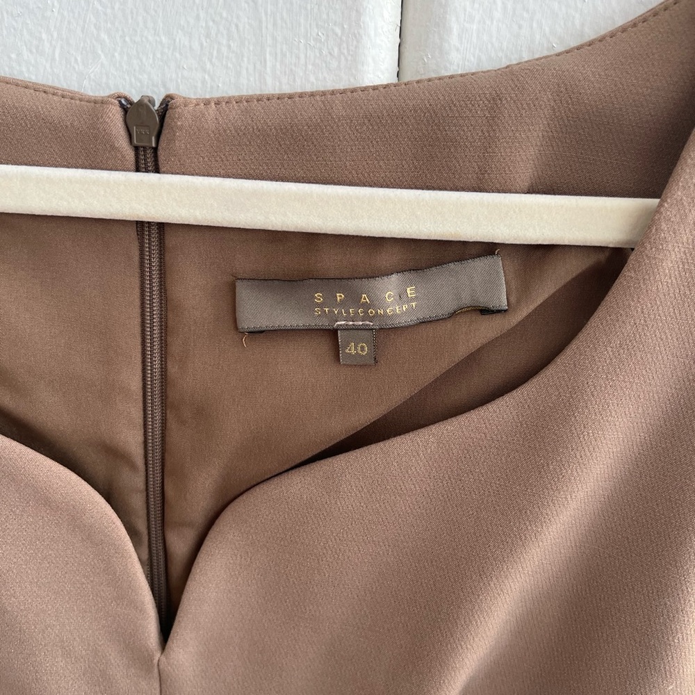 Space Style Concept Brown Form Fitting Dress Size… - image 3
